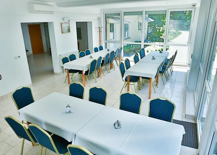 Zacisze Bis Θέρετρο *